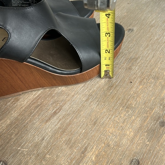 American Eagle Open Toe Faux Wood Wedge Buckle Platform Sandals Black Size 9.5 - Picture 8 of 16